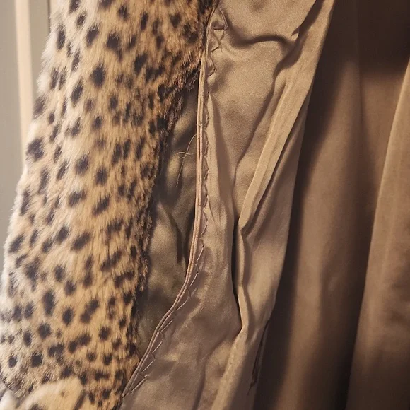 Vintage Fur Coat - Picture 7 of 10